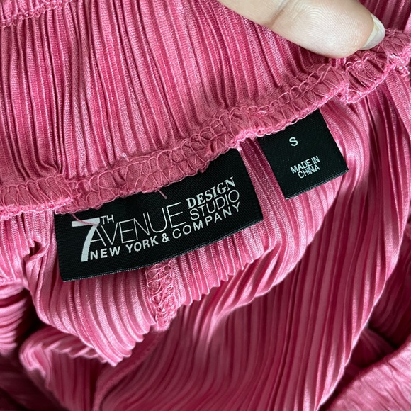 Pink Pleated Wide Leg Pants - Picture 4 of 4